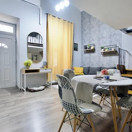 By Hi5- Rozsa Street